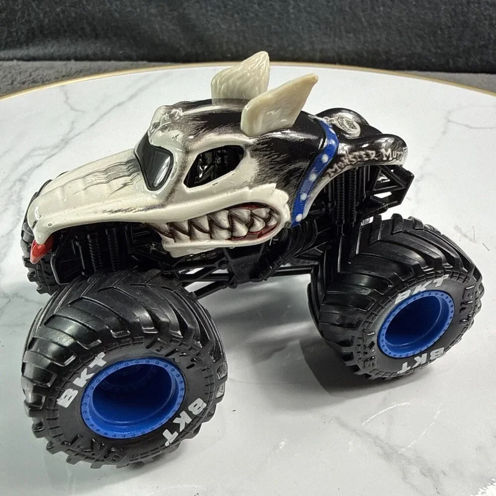 Hot Wheels Monster Jam Monster Mutt Dalmatian Truck 1/64 Diecast White EUC